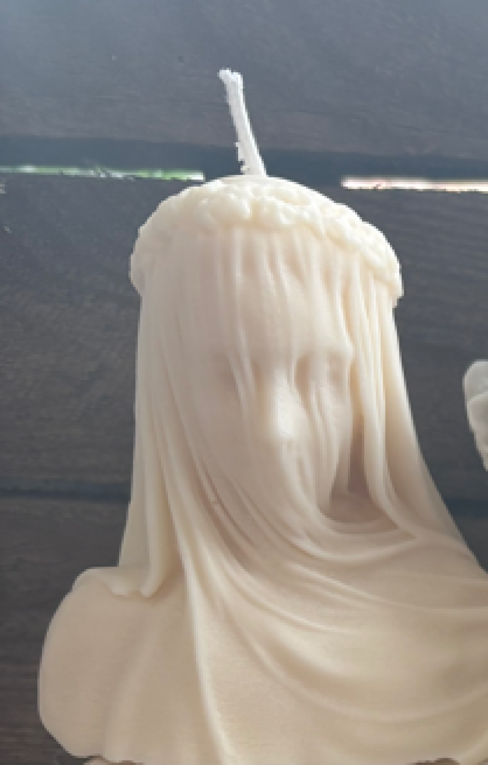 Candle pit veiled lady